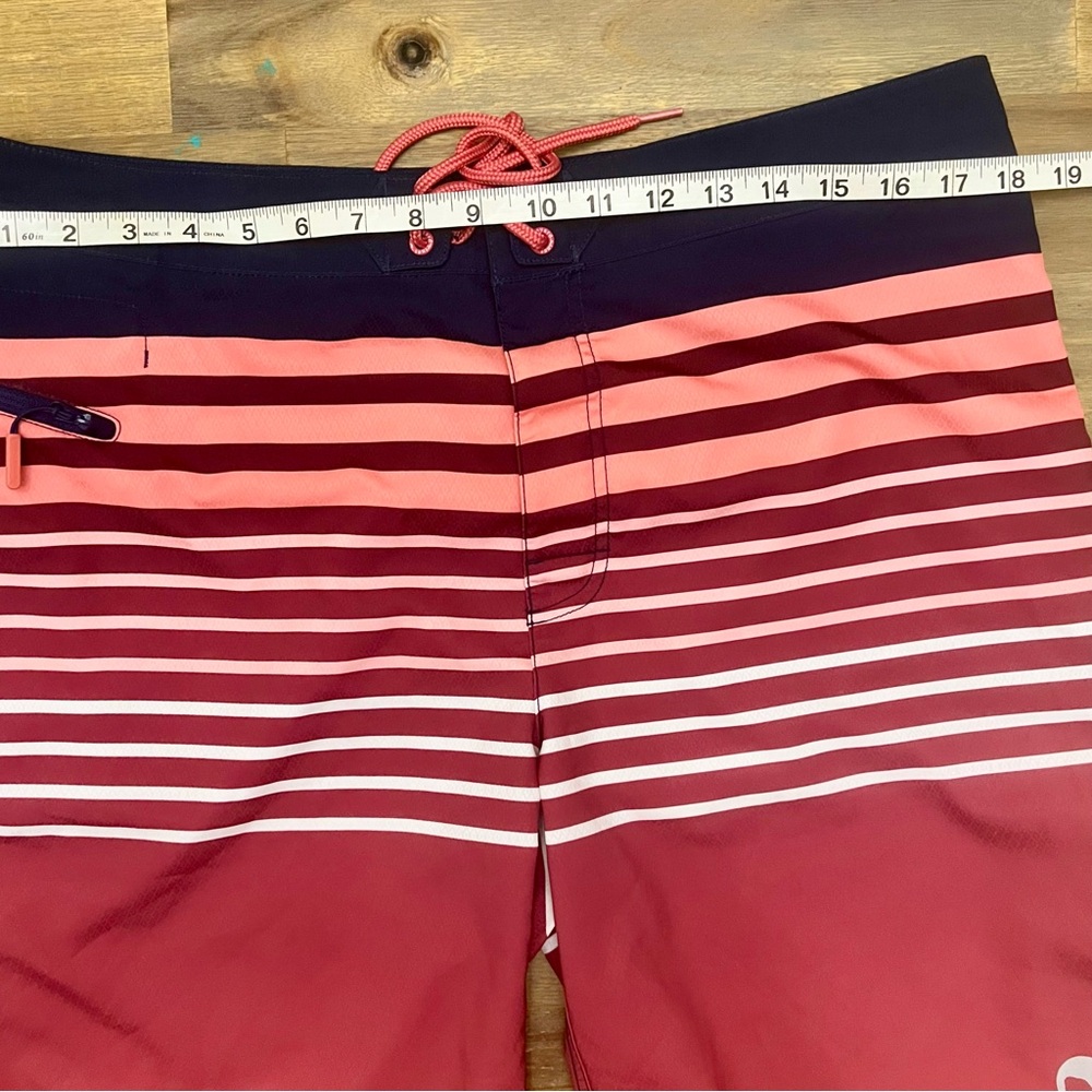Vineyard Vines Men’s Surflodge Windward Board Shorts Striped Size 34 Side Zipper - Picture 7 of 9